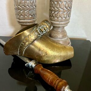 Antique Gold Decorative Shoe Stirrup